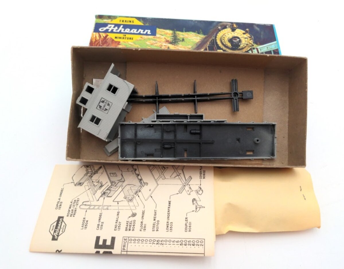 Athearn 1280 HO Atchison, Topeka and Santa Fe Work Caboose with Crane Tender Kit