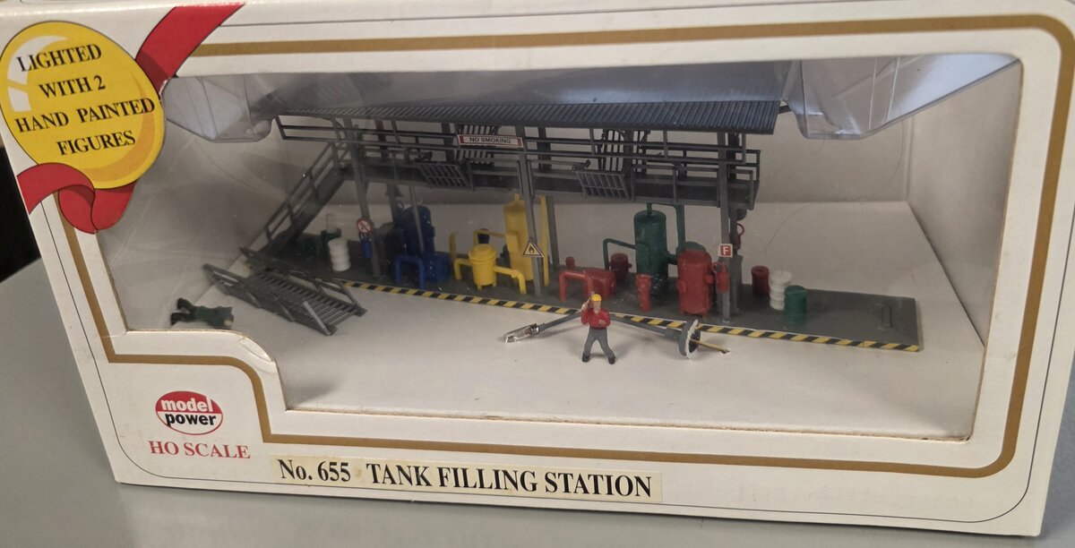 Model Power 655 HO Scale Tank Filling Station