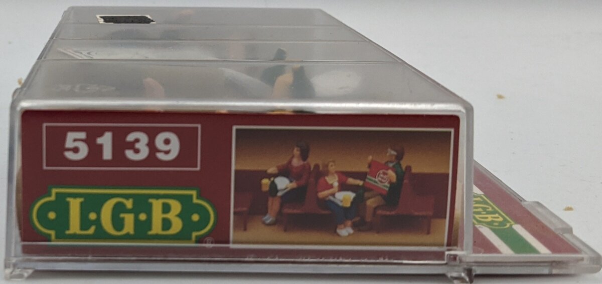 LGB 5139 G Scale Dining Car Seated Figures / Dinnerware & Menu