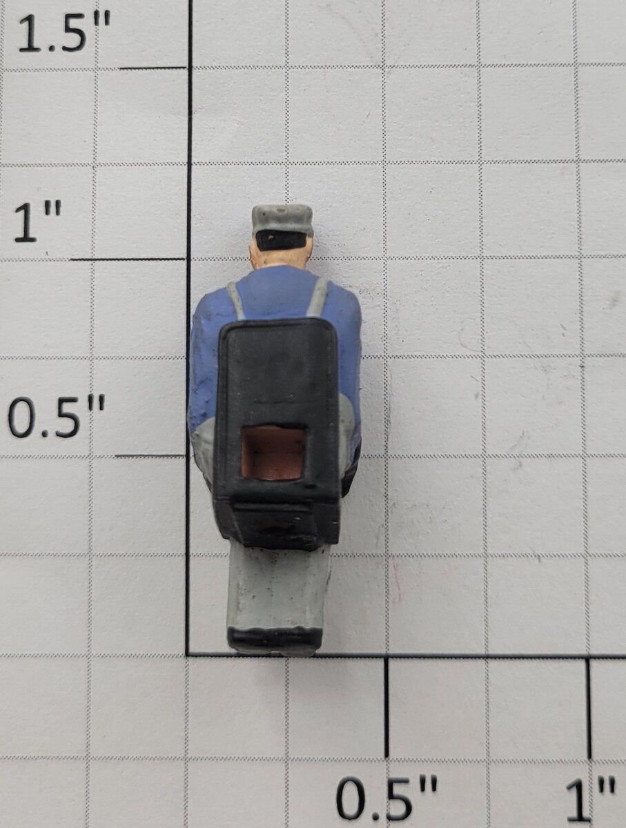 American Flyer 8047-122 Engineer Fireman in Blue Shirt Figure