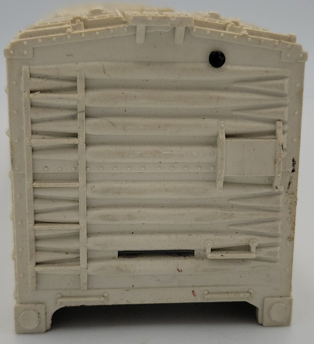 Lionel 3482-2 White Automatic Refrigerated Milk Car Shell with Operating Hatch