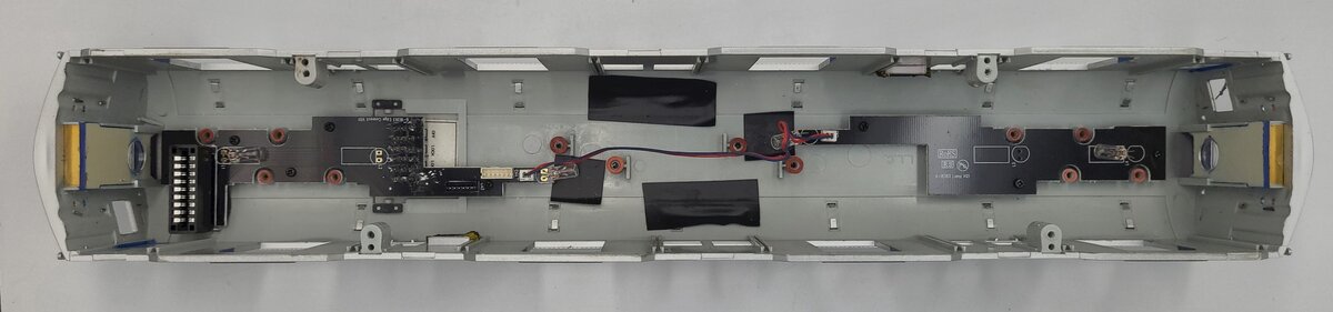 Lionel 25591-2 NYC Transit Authority R-16 Subway Car Shell with PCB Boards #6369