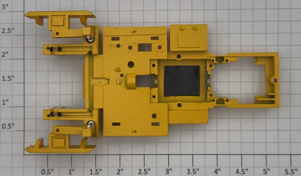 Lionel 18483-23 Yellow Diecast C&O Ballast Tamper Frame with Outriggers