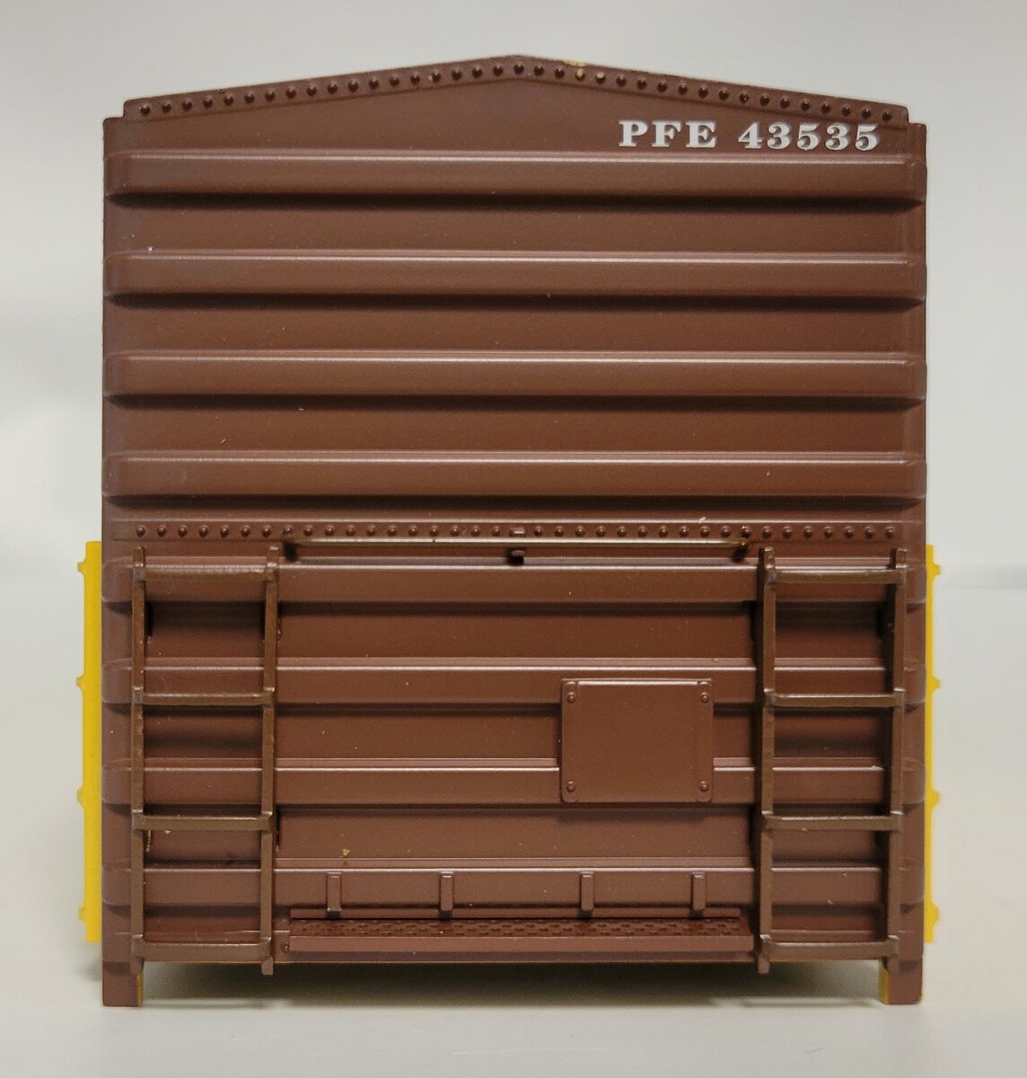Lionel 22146-2 Union Pacific Fruit Express Operating Boxcar Shell #43535