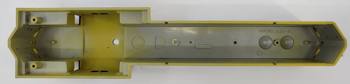 Lionel 28517-7 #1518 GP-7 Chicago & North Western Body Shell