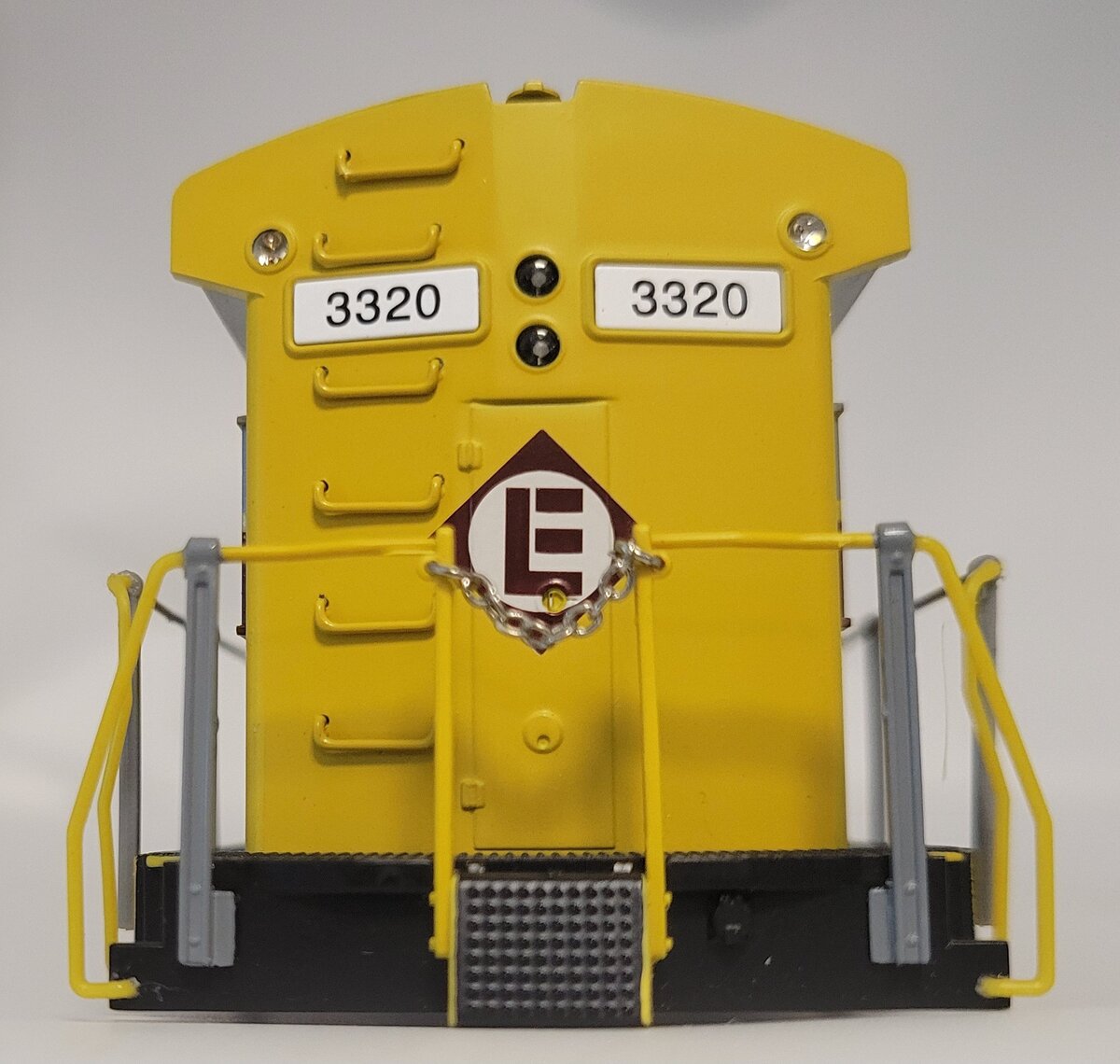 American Flyer 48142-2 Erie Lackawanna Legacy U33C Diesel Locomotive Shell #3320