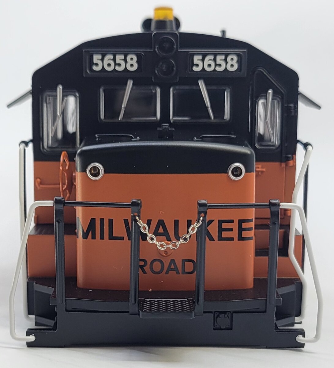Lionel 28266-2 #5659 Milwaukee Rd U30C Non-Powered Shell