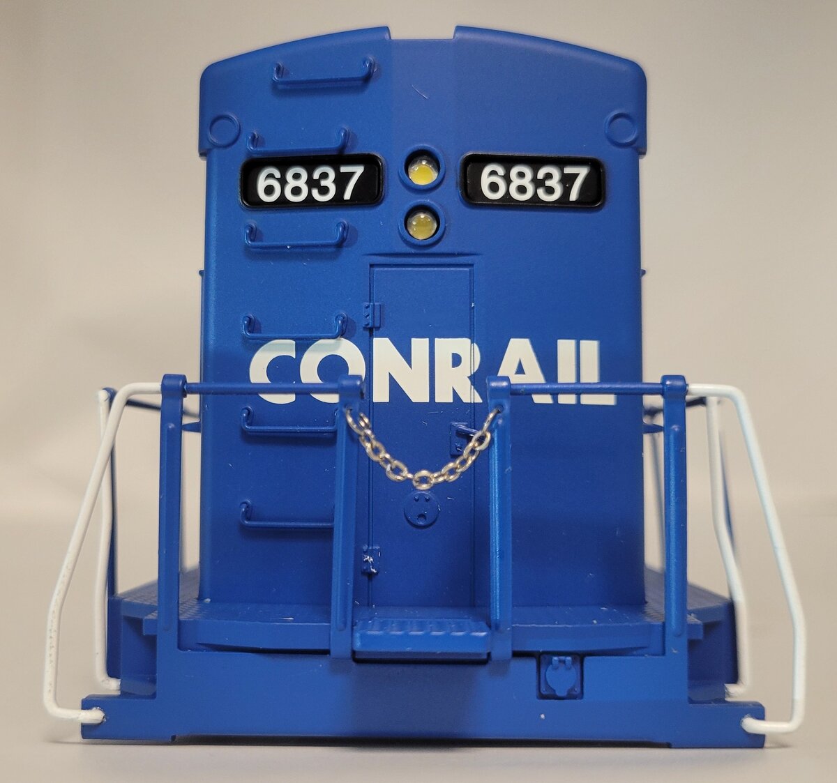 Lionel 28267-2 Conrail U30C Diesel Locomotive Shell #6837