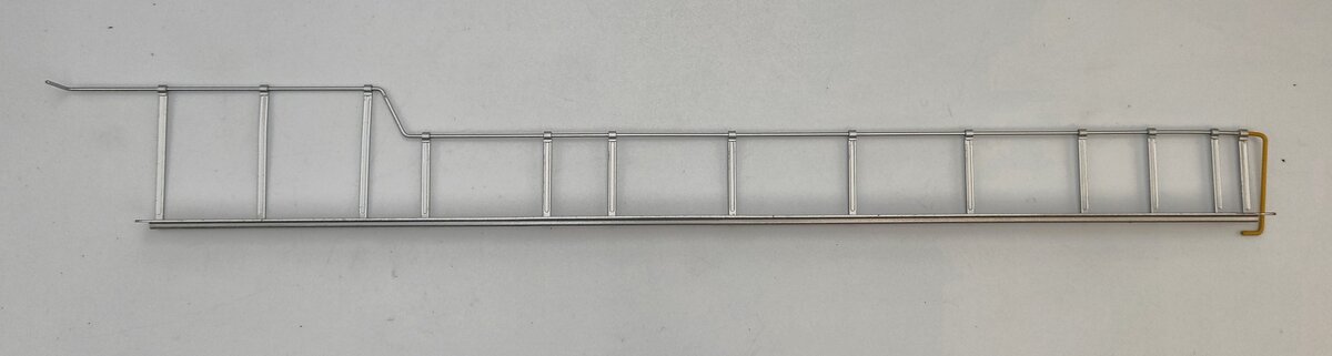 Lionel 18282-2 Silver BNSF Dash 9-44CW Diesel Locomotive Right Side Handrail