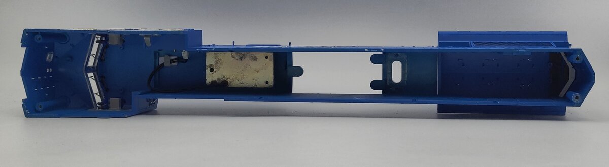 Lionel 39568-2 BC Rail Dash 9-44CW Diesel Locomotive Shell #4641