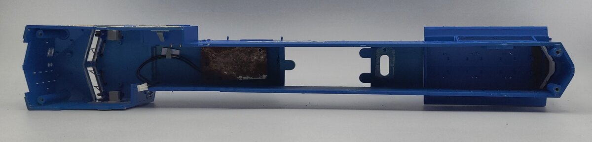 Lionel 39569-2 BC Rail Dash 9-44CW Diesel Locomotive Shell #4647
