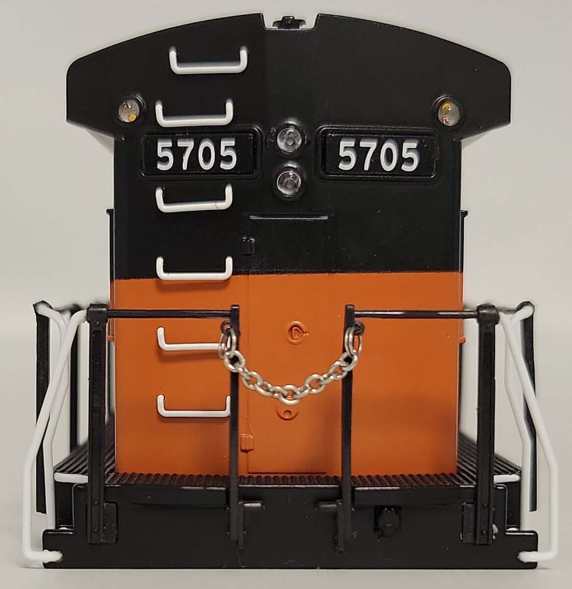 American Flyer 42516-2 Milwaukee Road Legacy U-33C Diesel Locomotive Shell #5705
