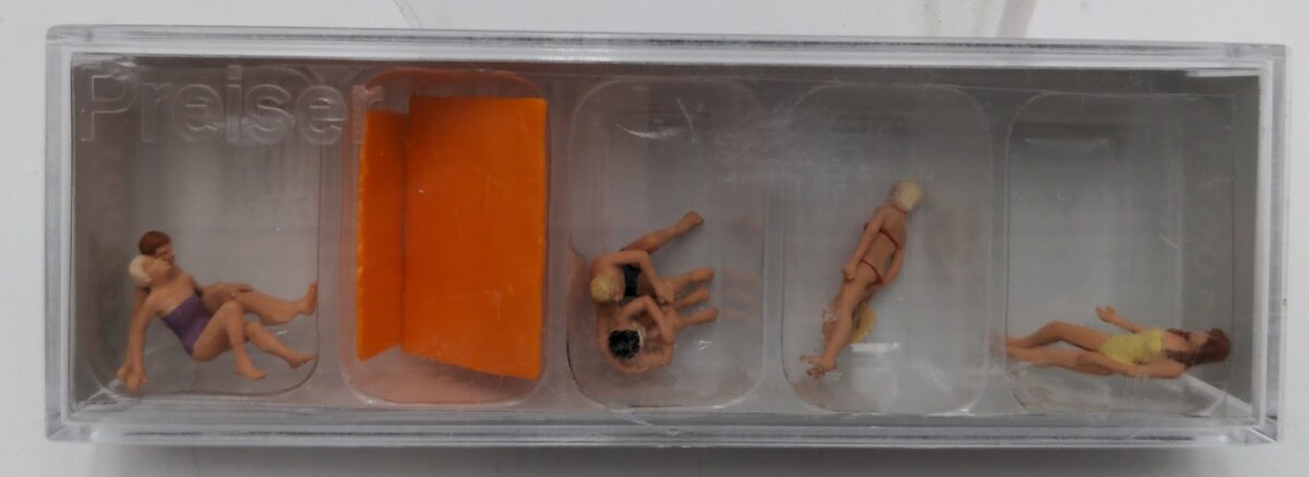 Preiser 10671 HO Scale On The Beach Figures (Set of 6)