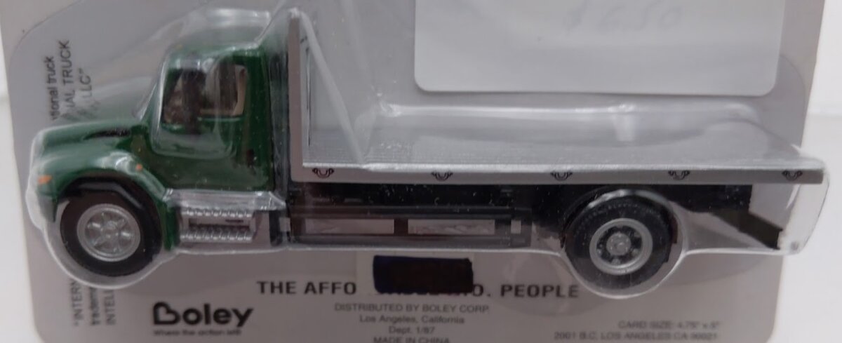 Boley 4125-56 1:87 Green/Silver 01 International 2-Axle Flatbed Die Cast