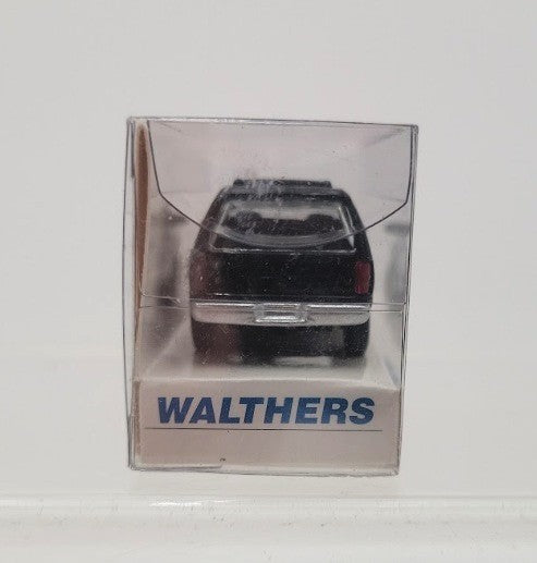 Walthers 933-1230 1:87 Scale Black Ford Expedition 1998