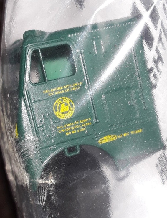 Athearn 5505 HO Lee Way Freightliner Tractor Plastic Kit