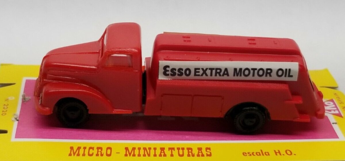 EKO 2020 HO Red Esso Gas/Oil Ford Plastic Tank Truck – Trainz