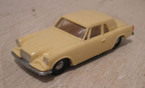 EKO 2070 HO Scale Hawk Studebaker