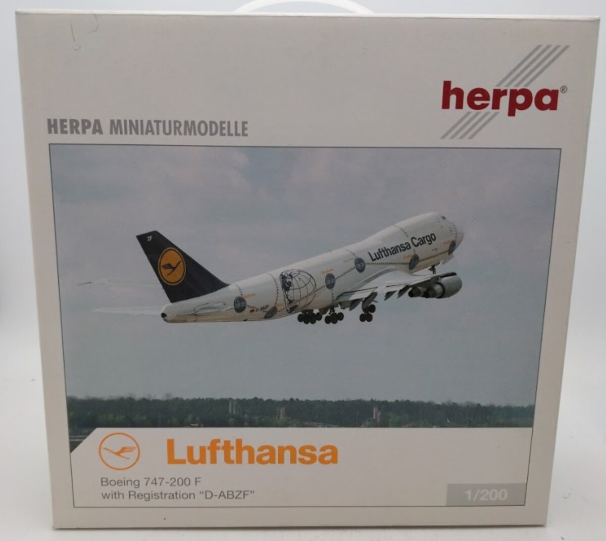 Herpa 550291 1:200 Lufthansa Boeing 747-200F Cargo W/Registration "D-AZF"