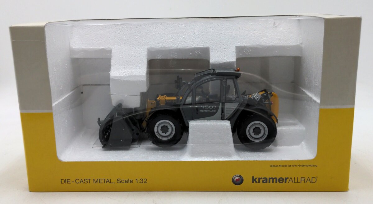 Universal Hobbies 8063 1:32 Kramer 4507 Telehandler with Recycling Bucket