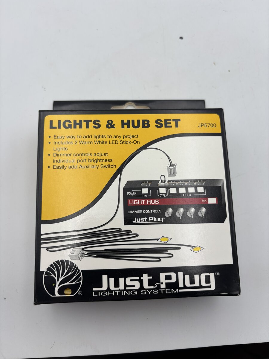 Woodland Scenics JP5700 Just Plug Lights & Hub Set