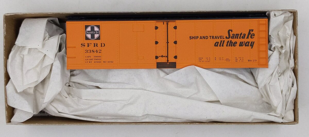 Accurail 80622 HO Scale Santa Fe "The Cheif" 40' Steel Reefer Road #: 33842