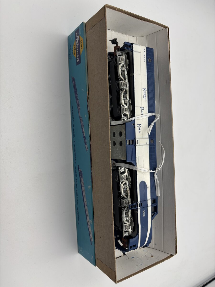 Athearn 3330 HO Scale Nickel Plate Road PA-1 Dummy Diesel #182