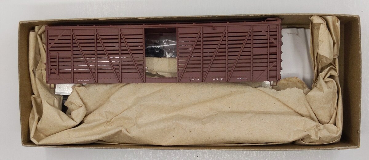 Accurail 4730.1 HO Scale Northern Pacific 40' Wood Stock Car Kit