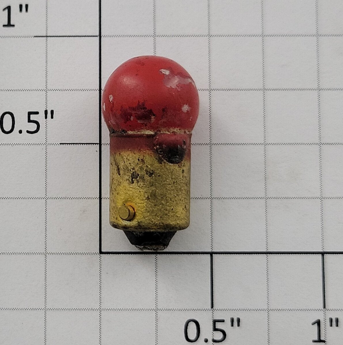 Lionel 363R 14-Volt Bayonet Base Translucent Red Small Globe Bright Light Bulb