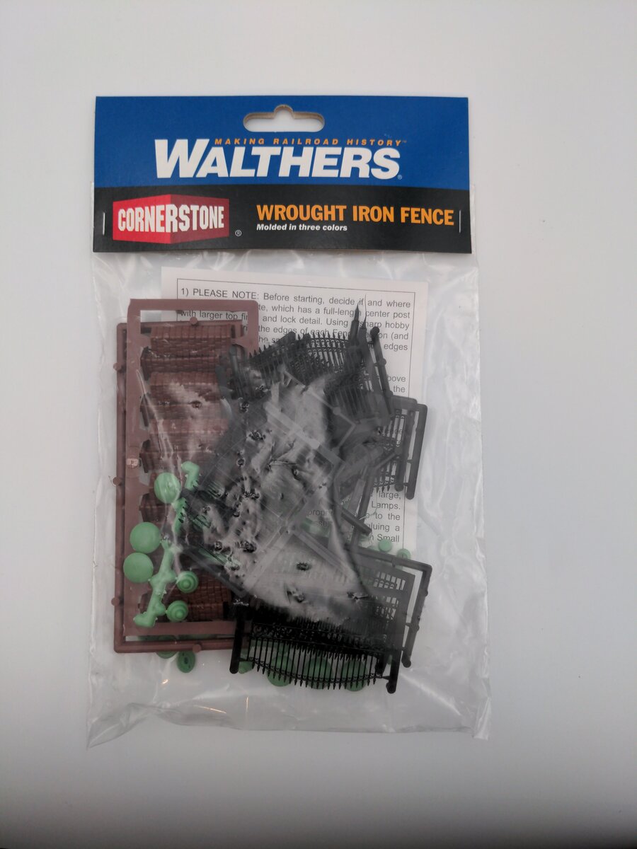 Walthers 933-550 HO Wrought Iron Fence Plastic Kit