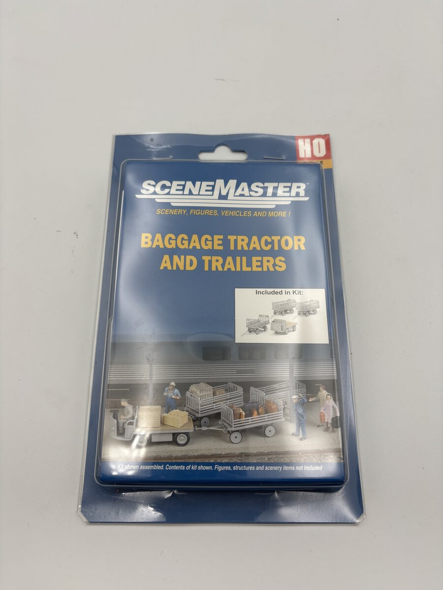 Walthers 949-4141 HO Non-Powered Gray Baggage Tractor & 3 Trailers Plastic Kit