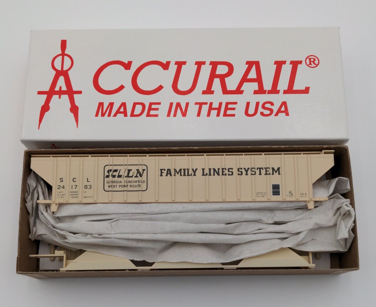 Accurail 6542 HO PS Covered Hopper SCL Family Ln