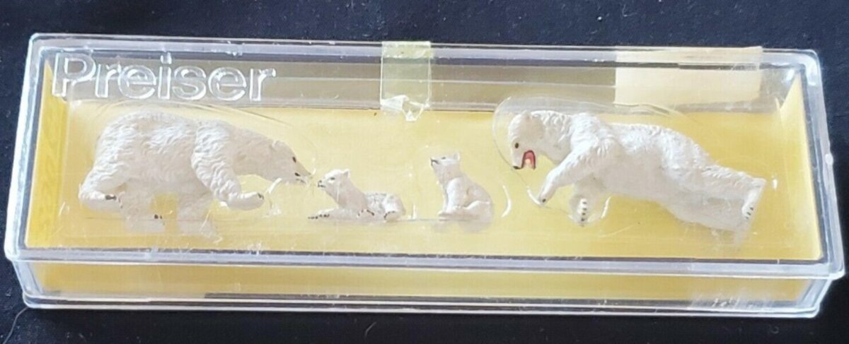 Preiser 0627 HO Animals Polar Bears Figures (Set of 4)