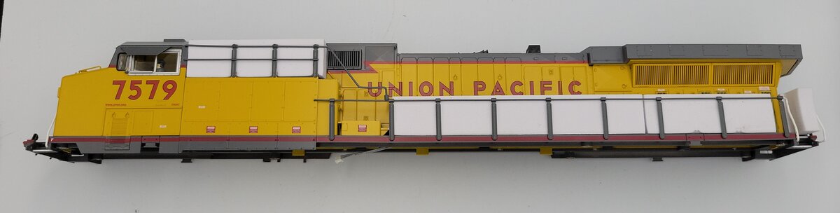 Lionel 654853-2 Union Pacific AC6000 Diesel Locomotive Body Shell #7579