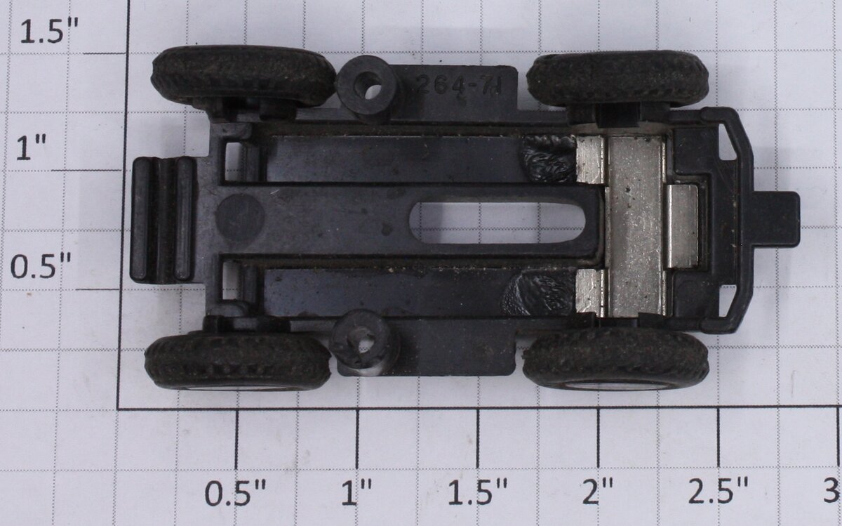 Lionel 264-52 Complete Forklift Chassis with Traction Tires