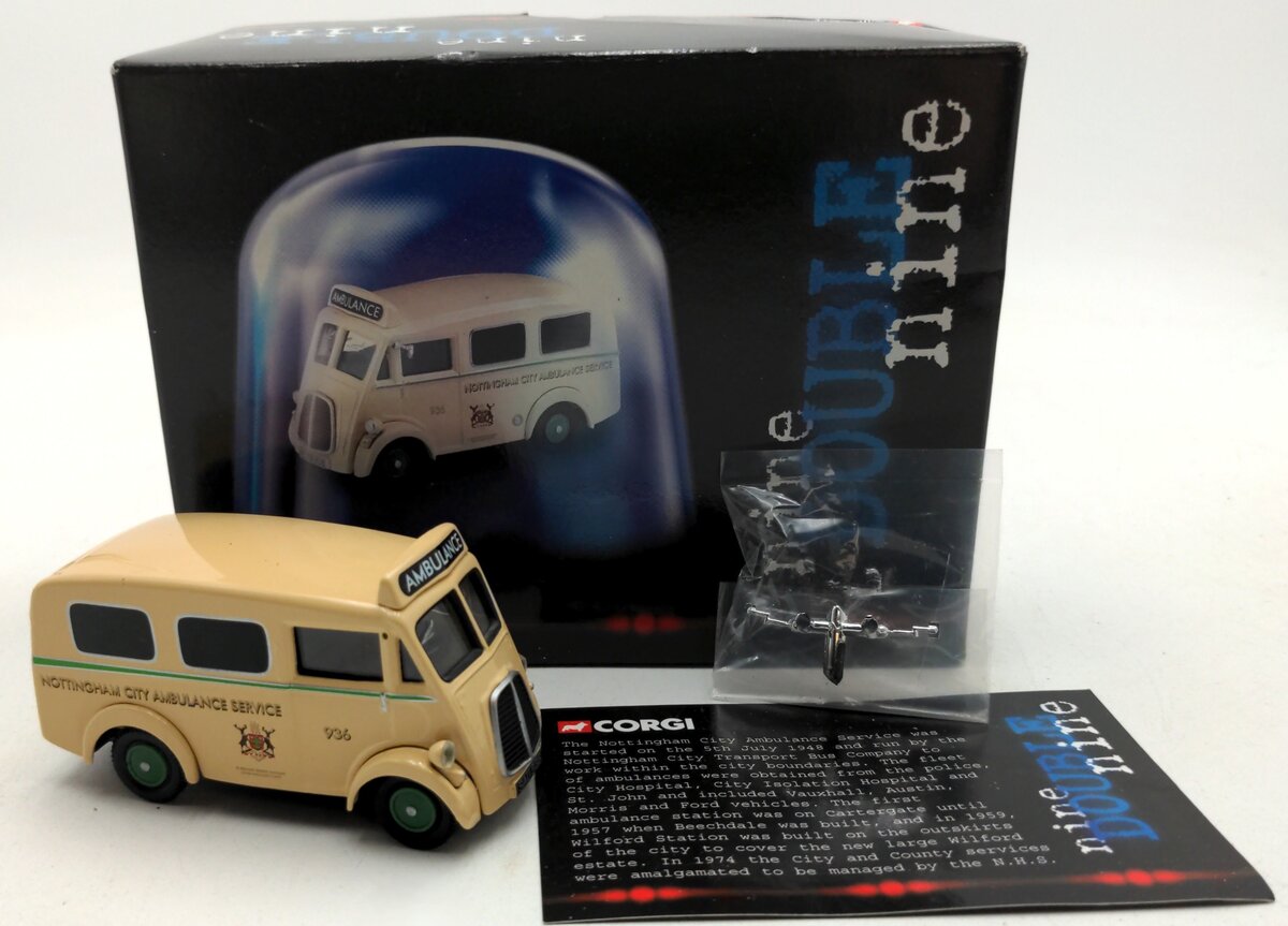 Corgi CC06202 Ho Nine Double Line Nottingham City Ambulance Service