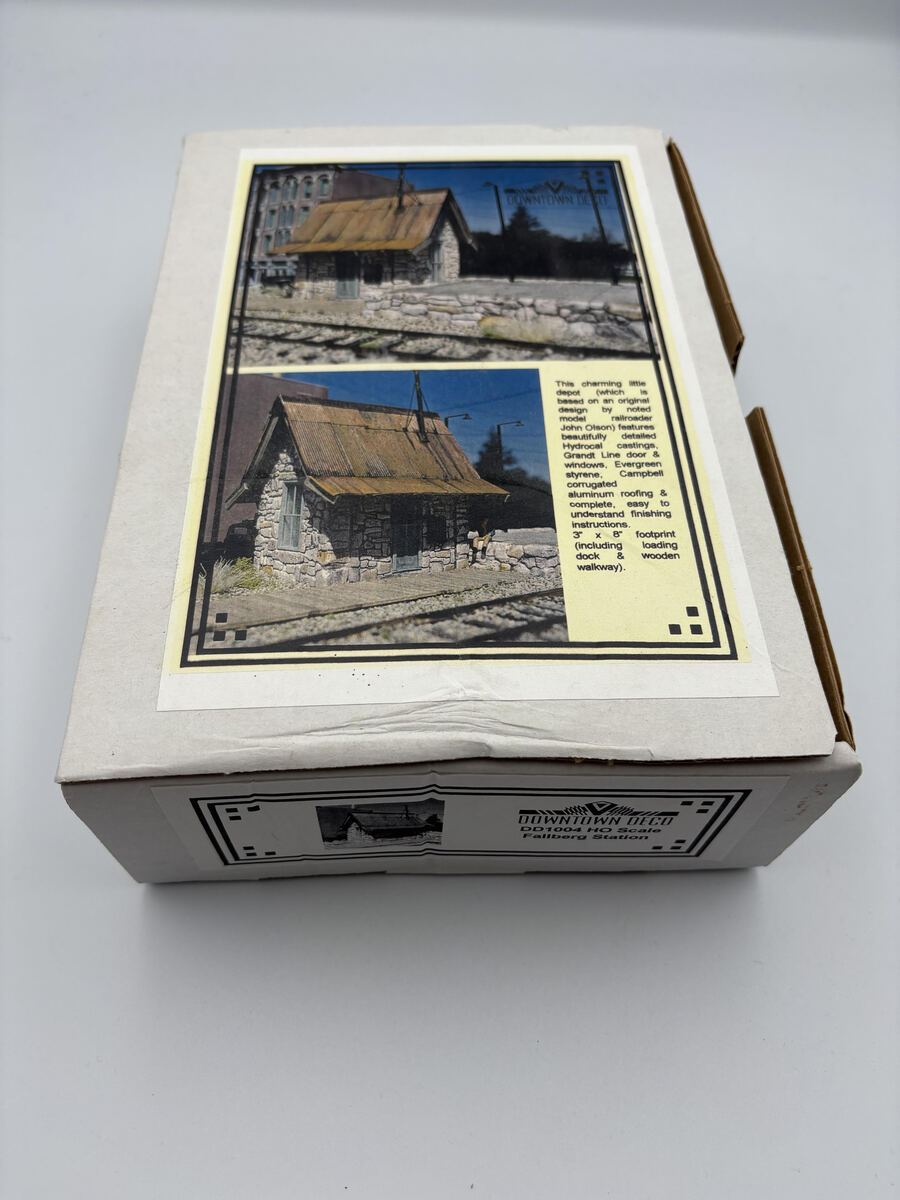 Downtown Deco DD1004 HO Scale Fallber Station Hydrocal Building Kit