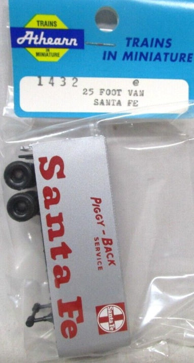 Athearn 1432 HO Scale 25 Foot Van Santa Fe Piggy Back Service
