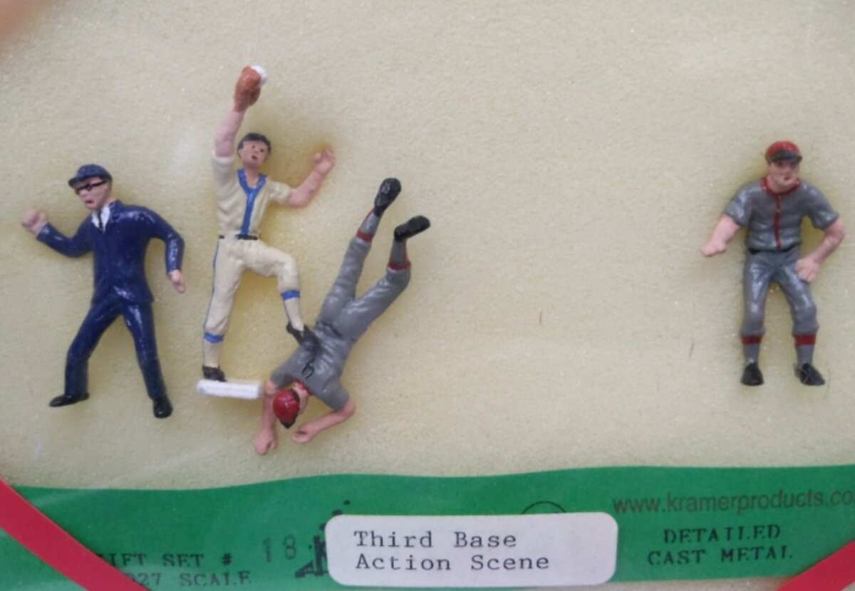 Kramer 18 O/027 Baseball Players Third Base Sliding Figures Cast Metal(Set of 4)