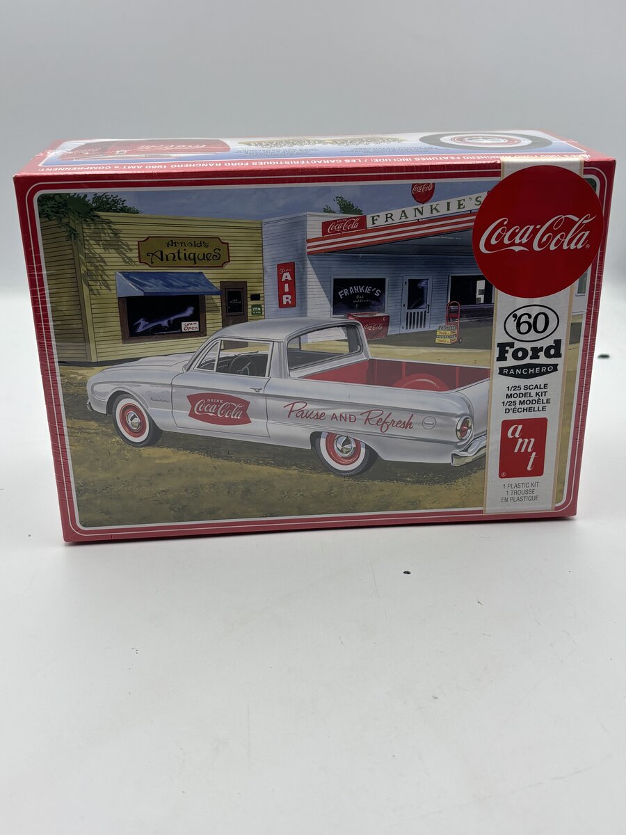 AMT 1189 1:25 1960 Ford Ranchero with Coke Chest Plastic Model Kit
