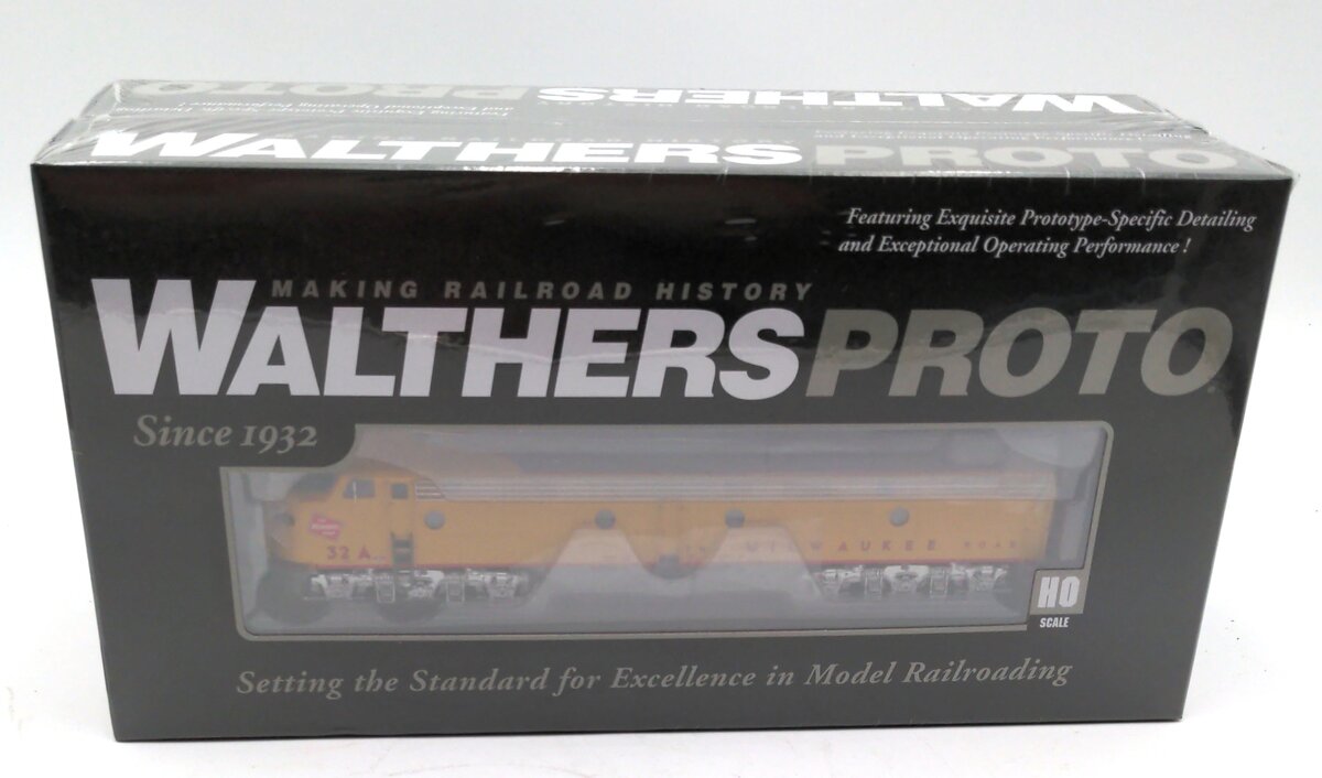 Walthers 920-42380 E9A-B DCC MILW #32A/32B