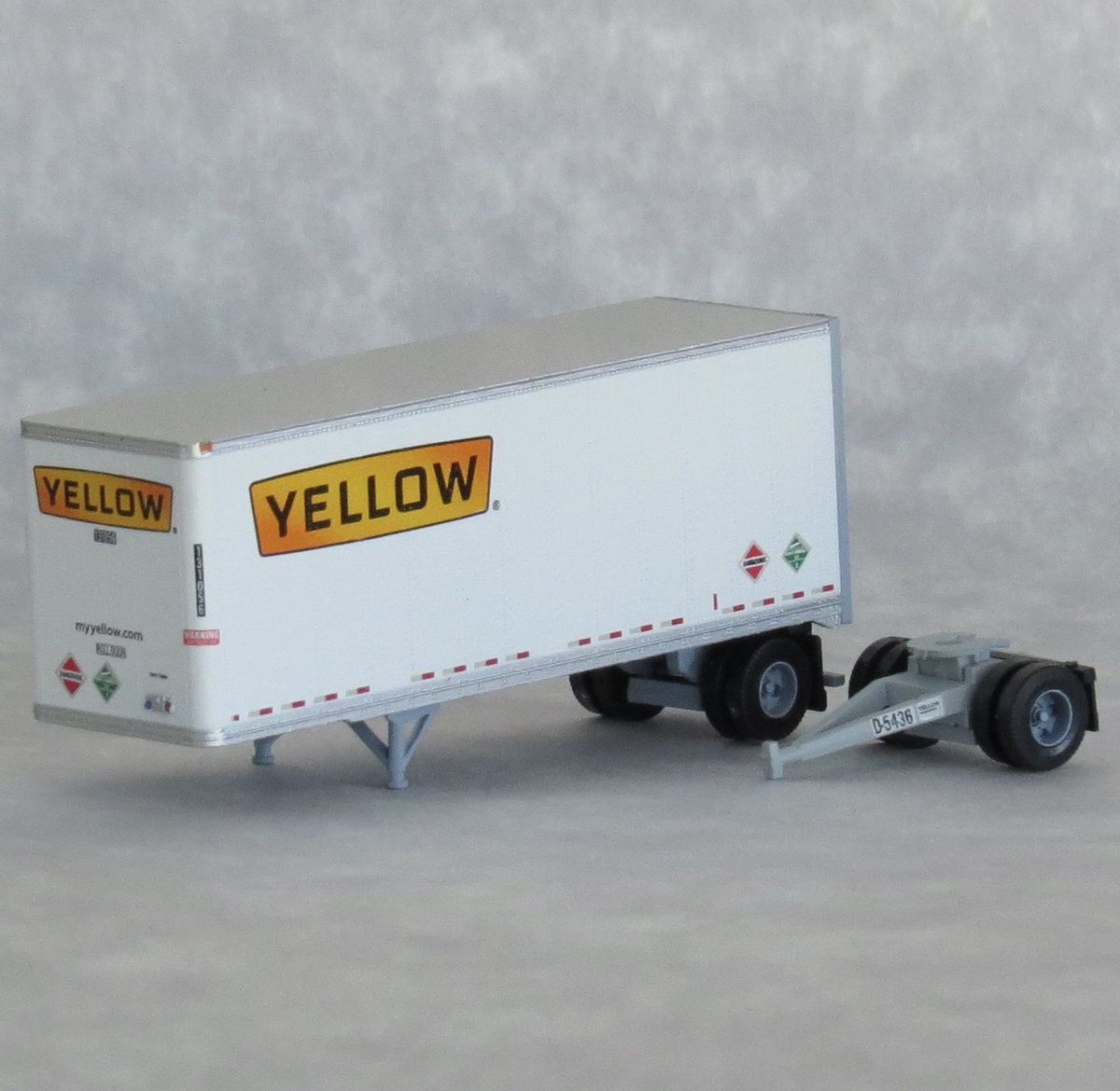 Trainworx Inc. 42885-09 N Yellow Corporation 28' Pup Trailer #131056