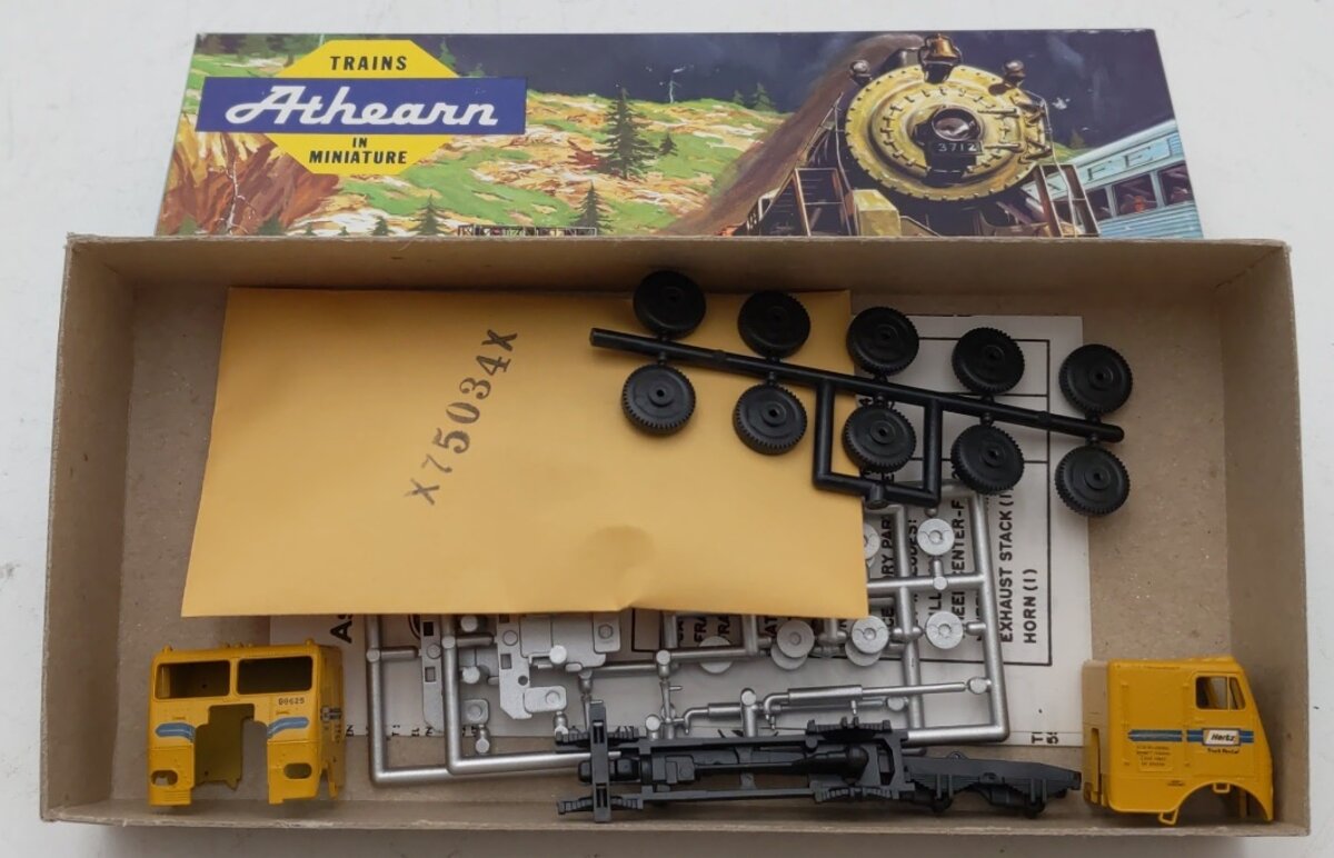 Athearn 5506 HO Yellow Hertz Freightliner Tractor Plastic Kit (Pack of 2)