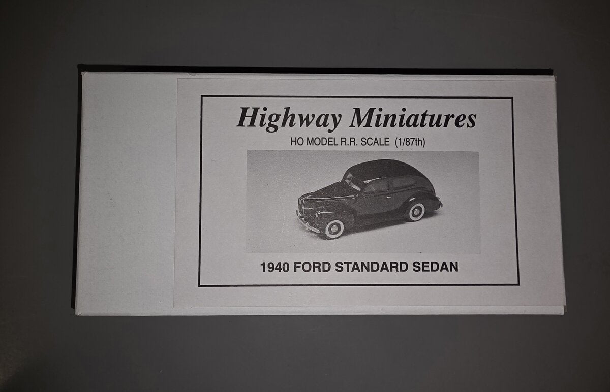 Jordan Products 360-225 HO Highway Miniatures 1940 Ford Standard Sedan Model Kit