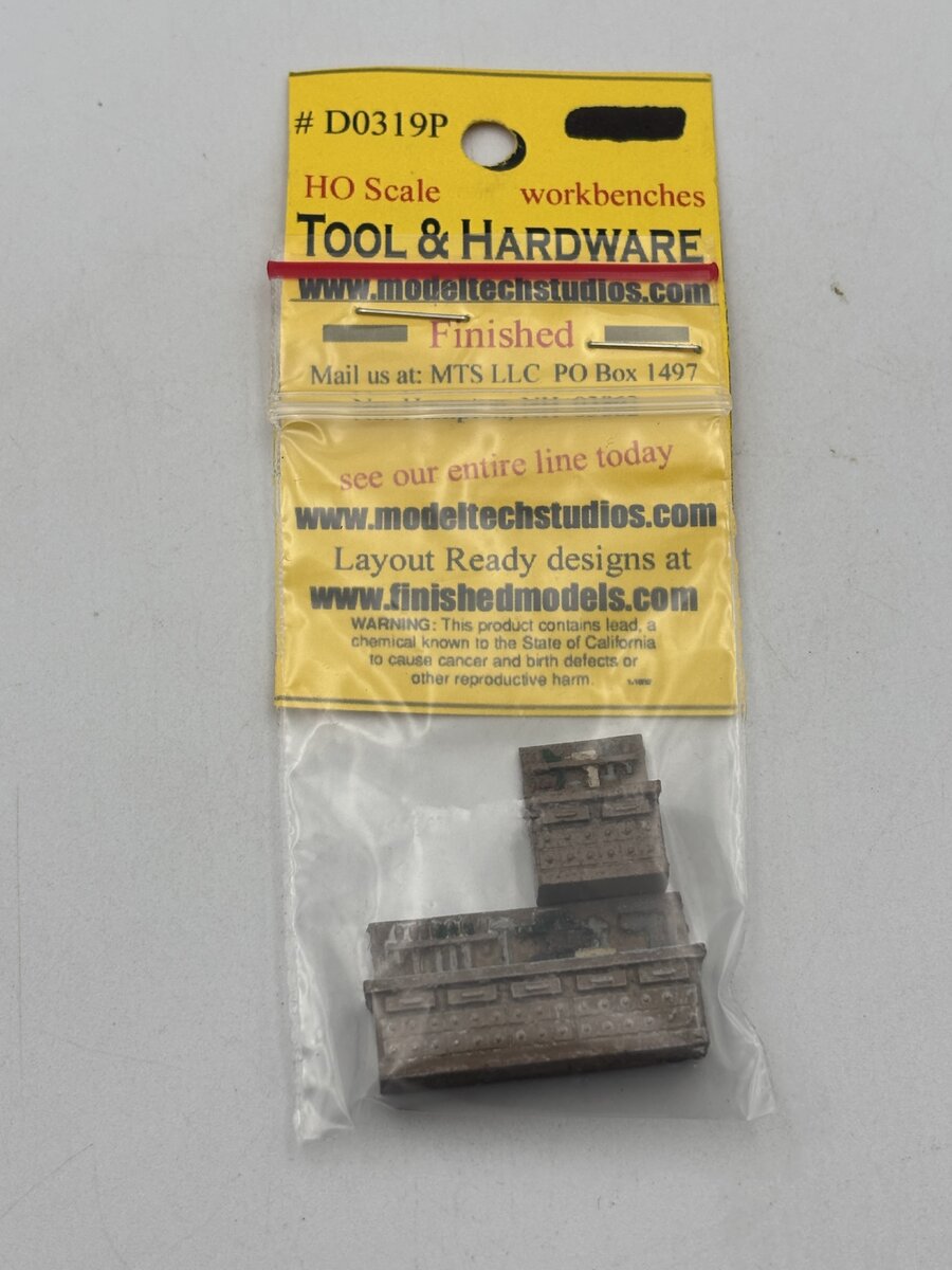 Model Tech Studios D0319P HO Tool and Hardware Workbenches