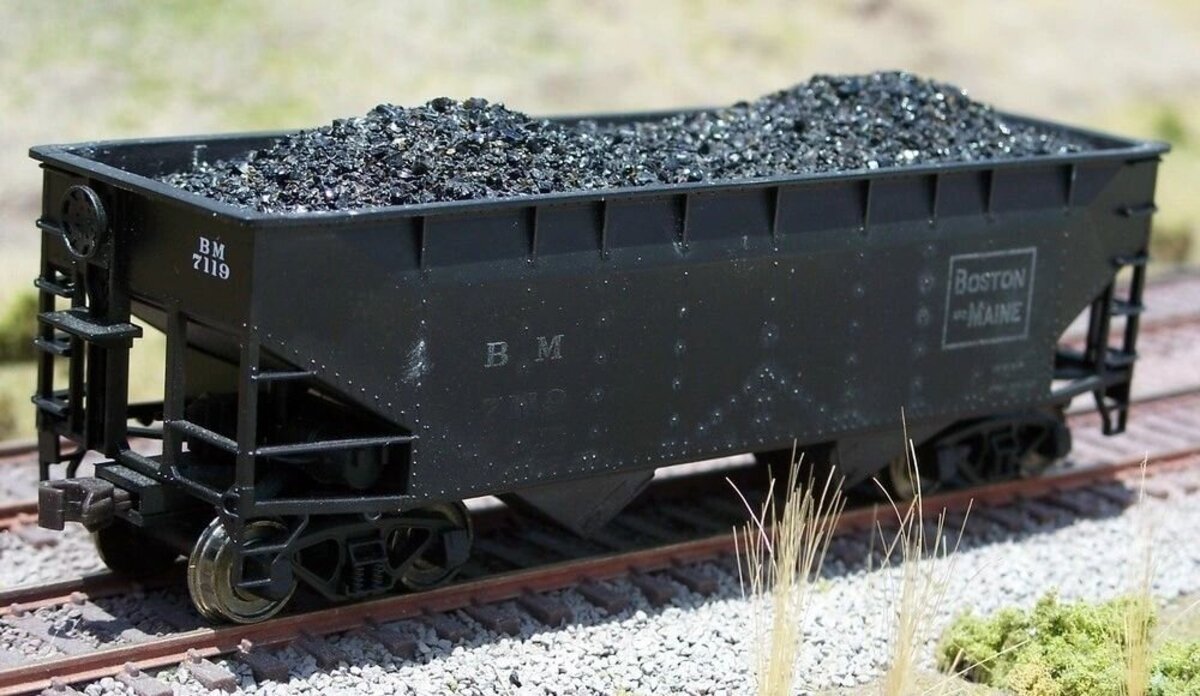 F+N Models 81300 HO Atlas 2-Bay Hopper Coal Load (Pack of 2)
