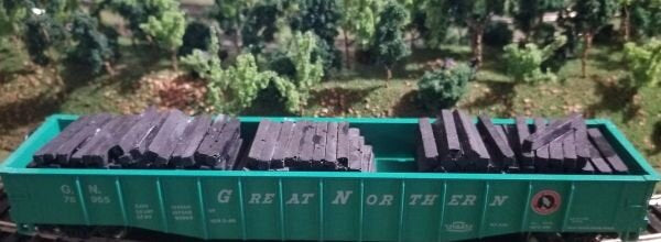 F+N Models 82102 Gondola Medium Railroad Ties Load (Pack of 3)
