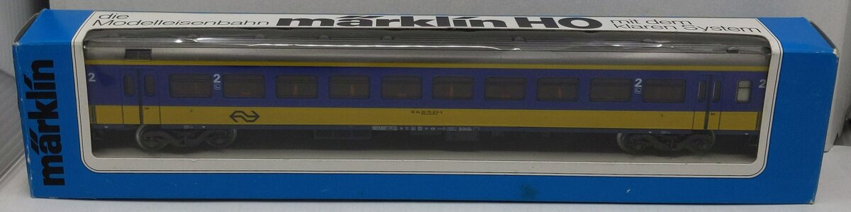 Marklin 4165 HO 2nd Class Intercity Passenger Car #:50 84 20-70-813-5