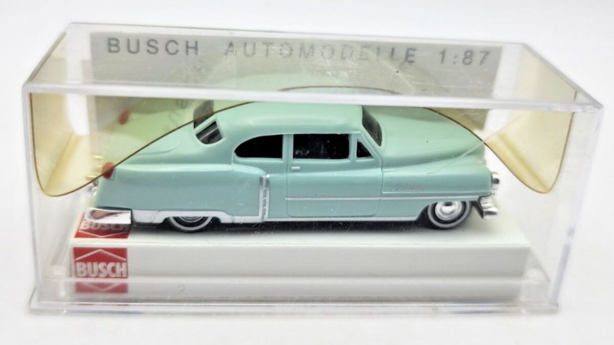 Busch 43416 HO Pastel Blue Cadillac '52 Limousine