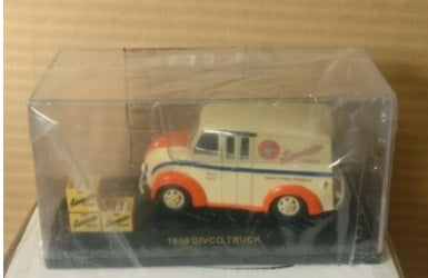 Lionel 2002 1:43 Lionelville Farms 1950 Divco Delivery Milk Truck